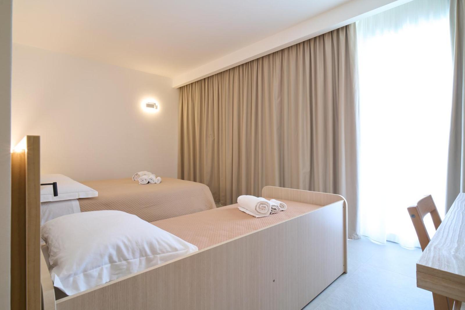 Kepos Bronte Hotell Exteriör bild